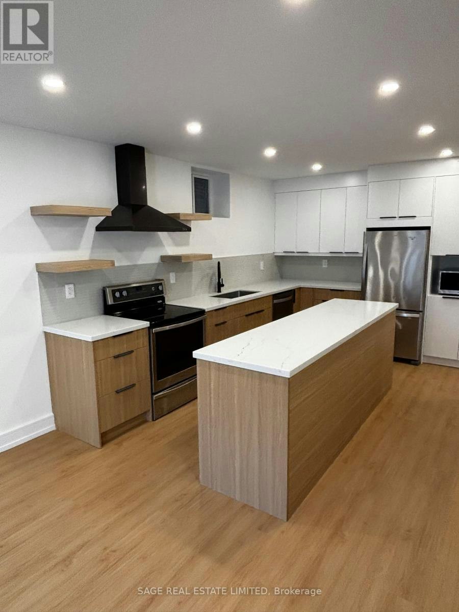 WALK Out 22a Austin Terrace, Toronto, ON, M5R 1X9 - 7