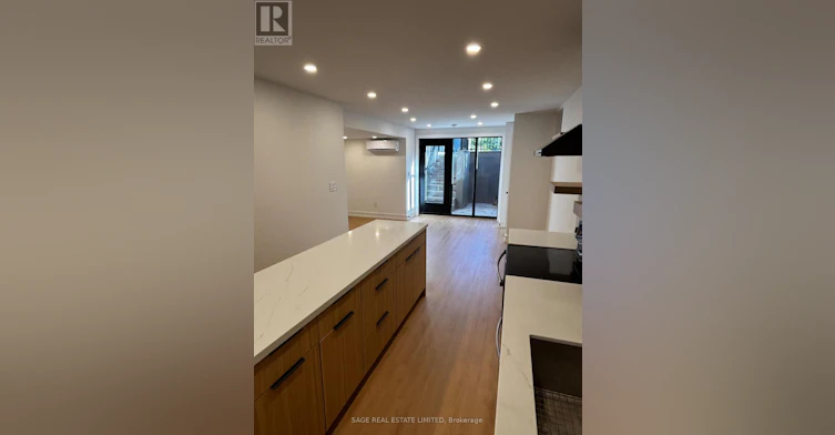 WALK Out 22a Austin Terrace, Toronto, ON, M5R 1X9 - 8