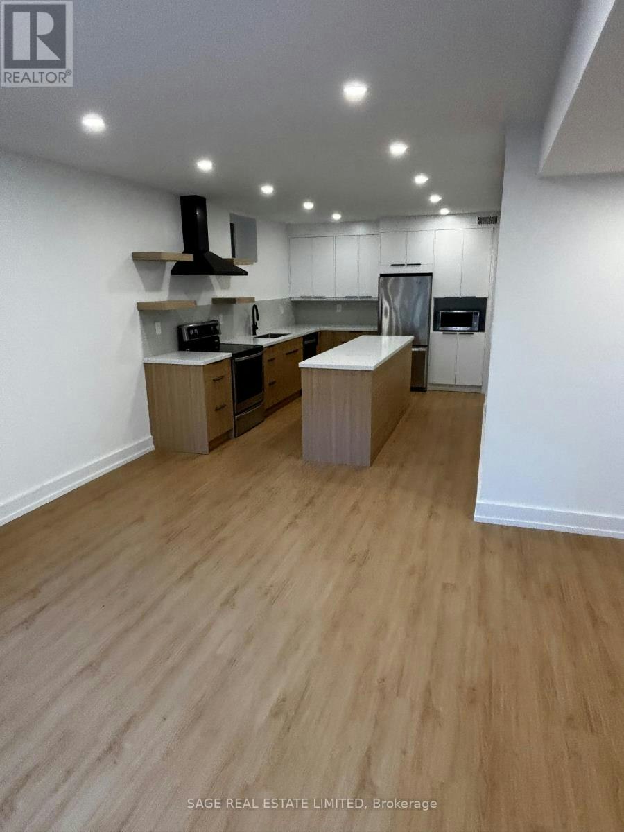 WALK Out 22a Austin Terrace, Toronto, ON, M5R 1X9 - 4