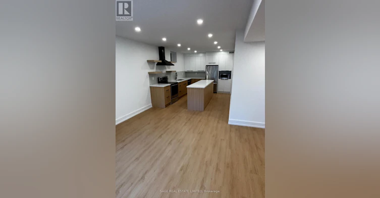 WALK Out 22a Austin Terrace, Toronto, ON, M5R 1X9 - 4