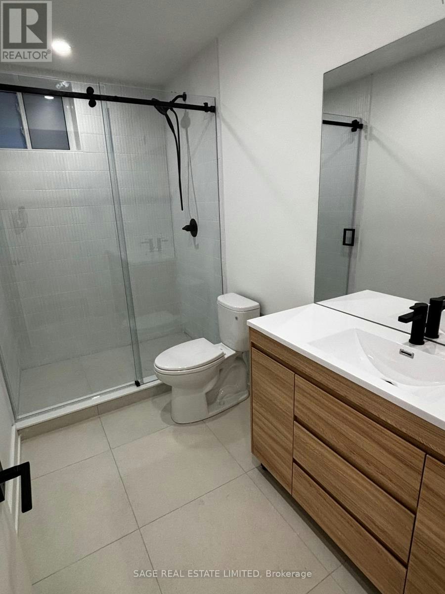WALK Out 22a Austin Terrace, Toronto, ON, M5R 1X9 - 12