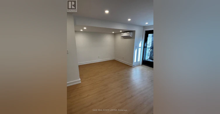 WALK Out 22a Austin Terrace, Toronto, ON, M5R 1X9 - 5