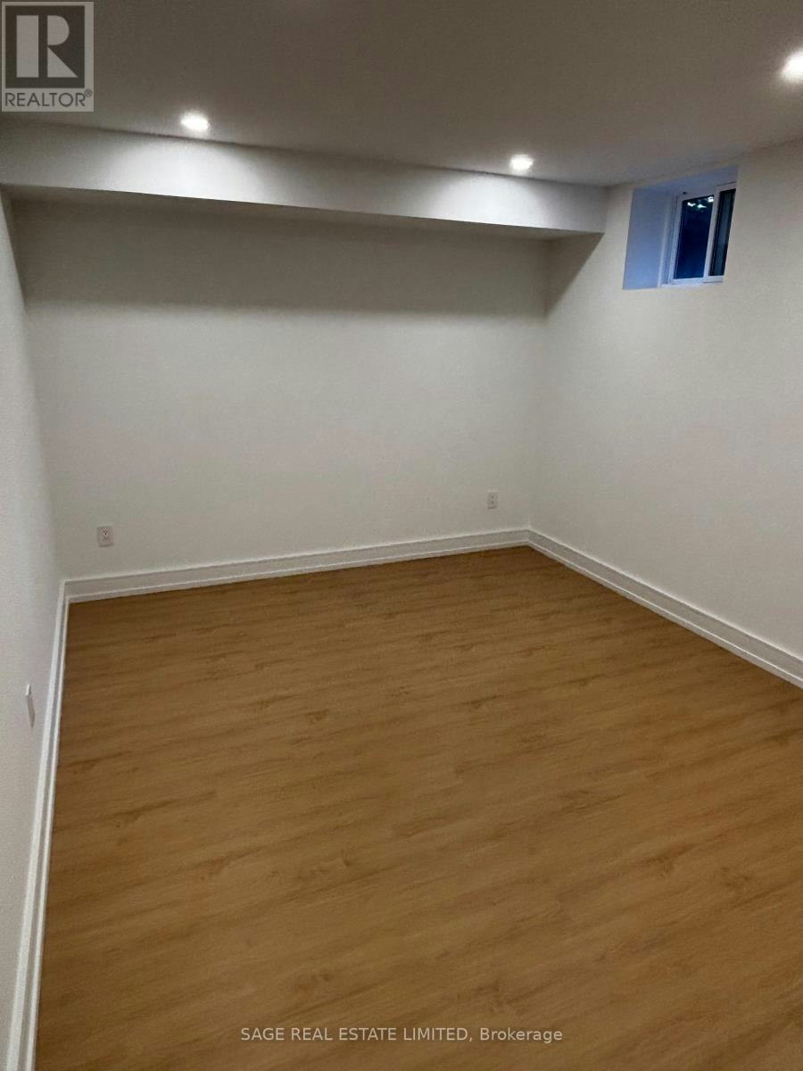 WALK Out 22a Austin Terrace, Toronto, ON, M5R 1X9 - 15