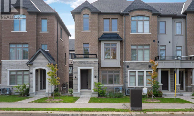 110 De La Roche Drive
