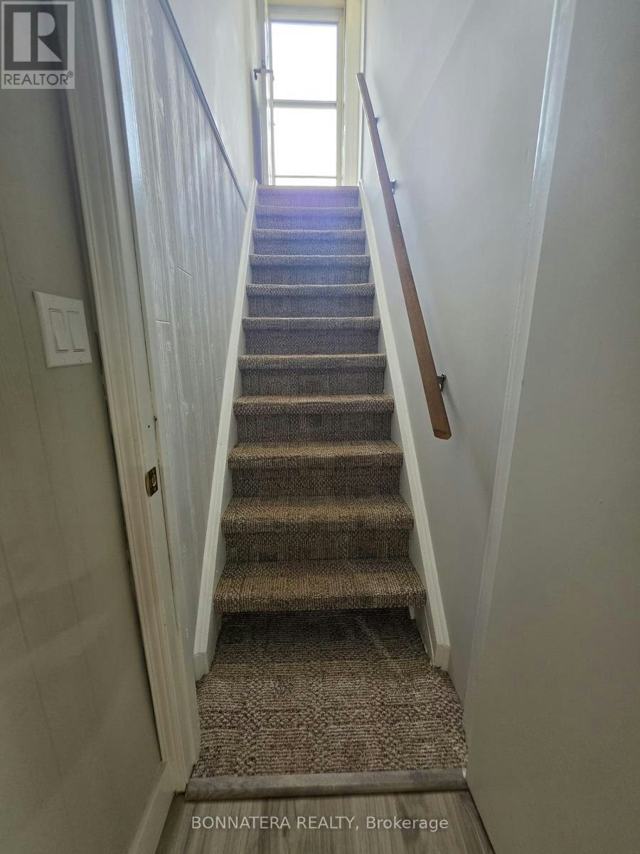 14 Northwood Drive, Brampton, ON, L6X 2L2 - 2