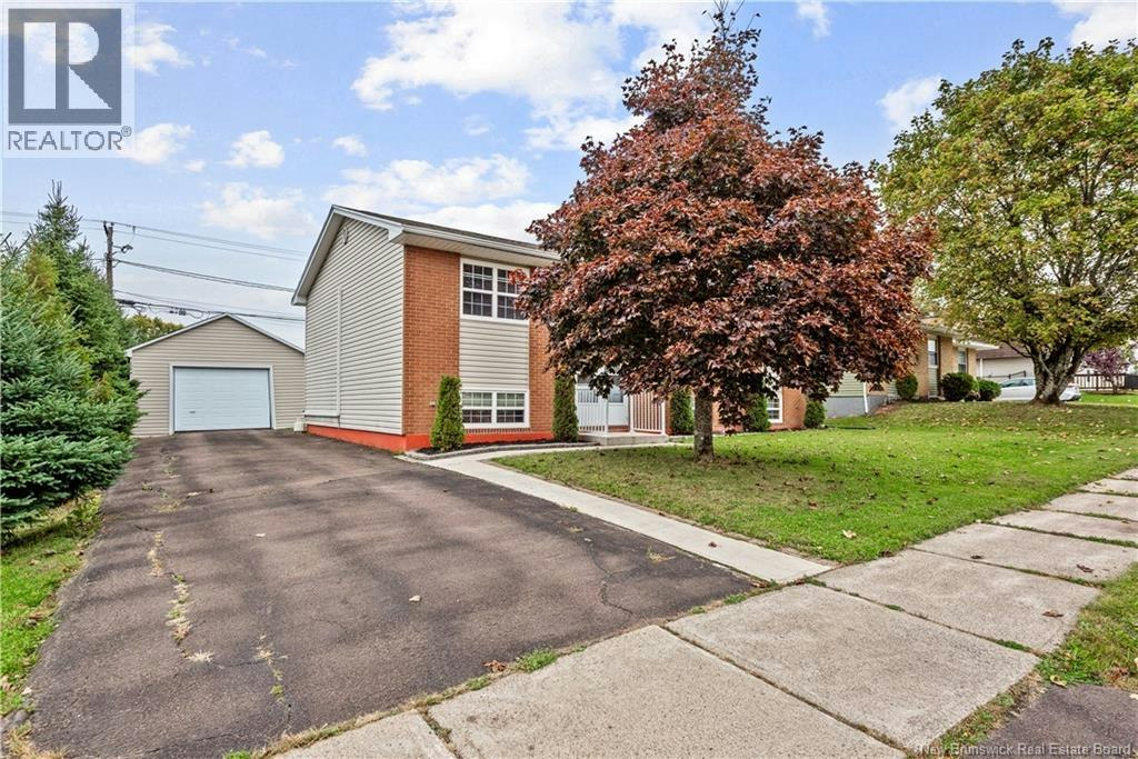 203 Mcsweeney, Moncton, NB, E1C 7E3