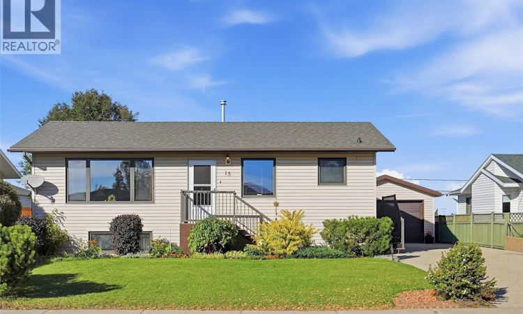 15 Blake Crescent