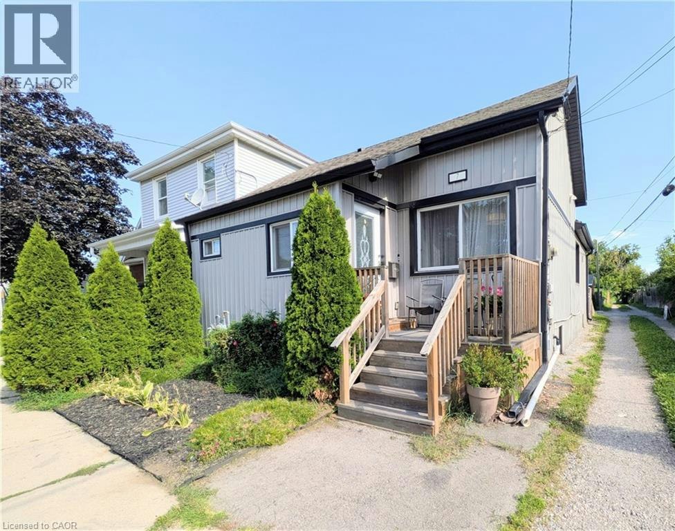 7 Campbell Avenue, Hamilton, ON, L8L 2M7