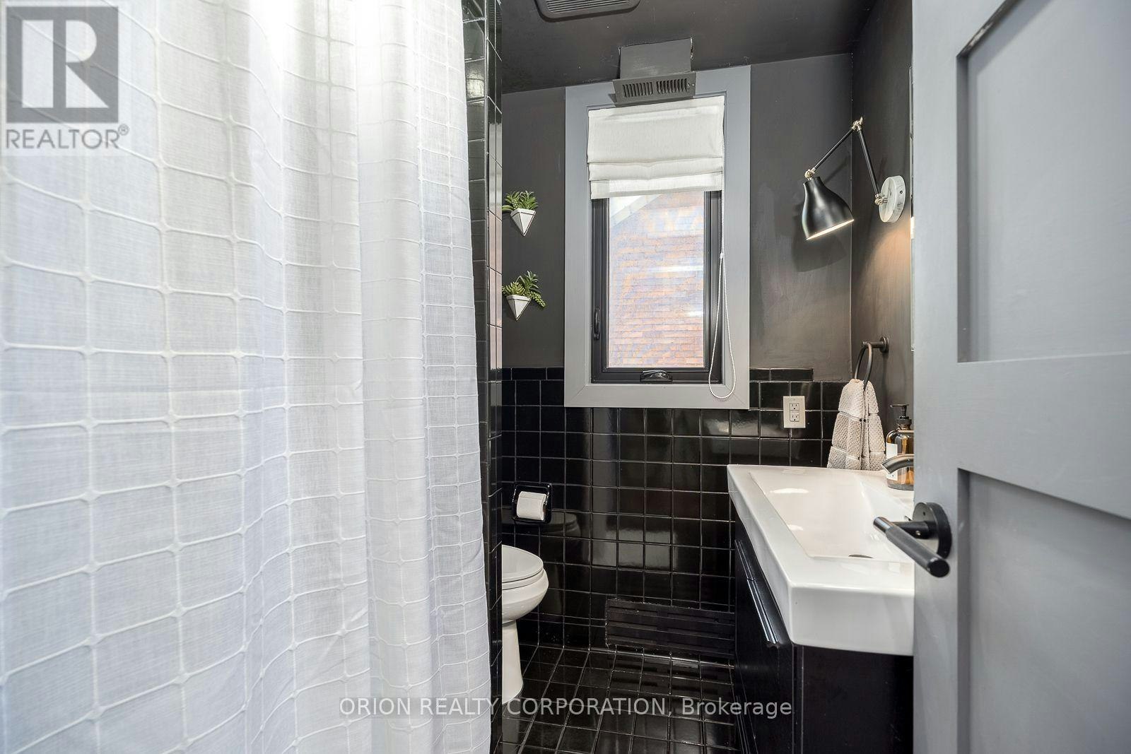 A-185 Glenholme Avenue, Toronto, ON, M6E 3C5 - 14