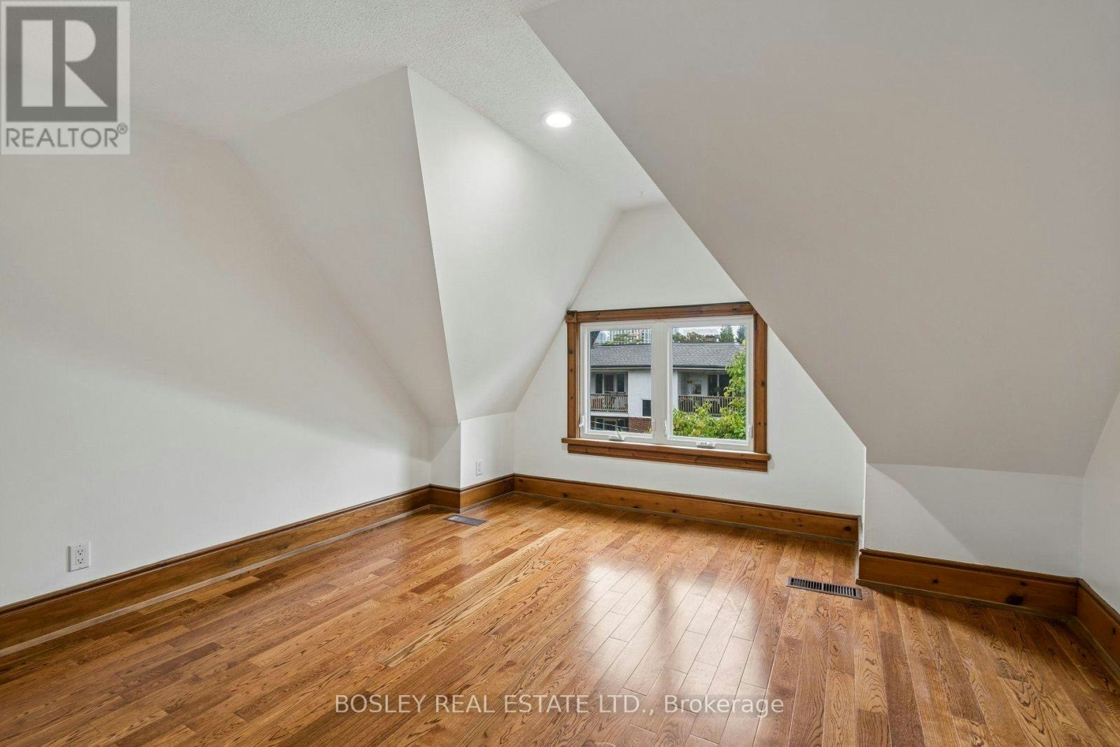 UPPER-297 Sumach Street, Toronto, ON, M5A 3K4 - 18