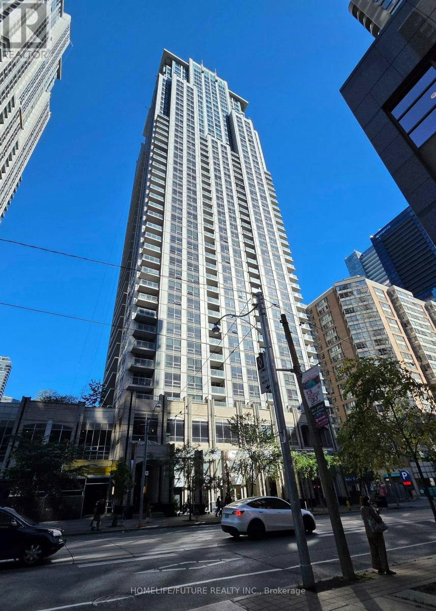 2404-761 Bay Street, Toronto, ON, M5G 2R2