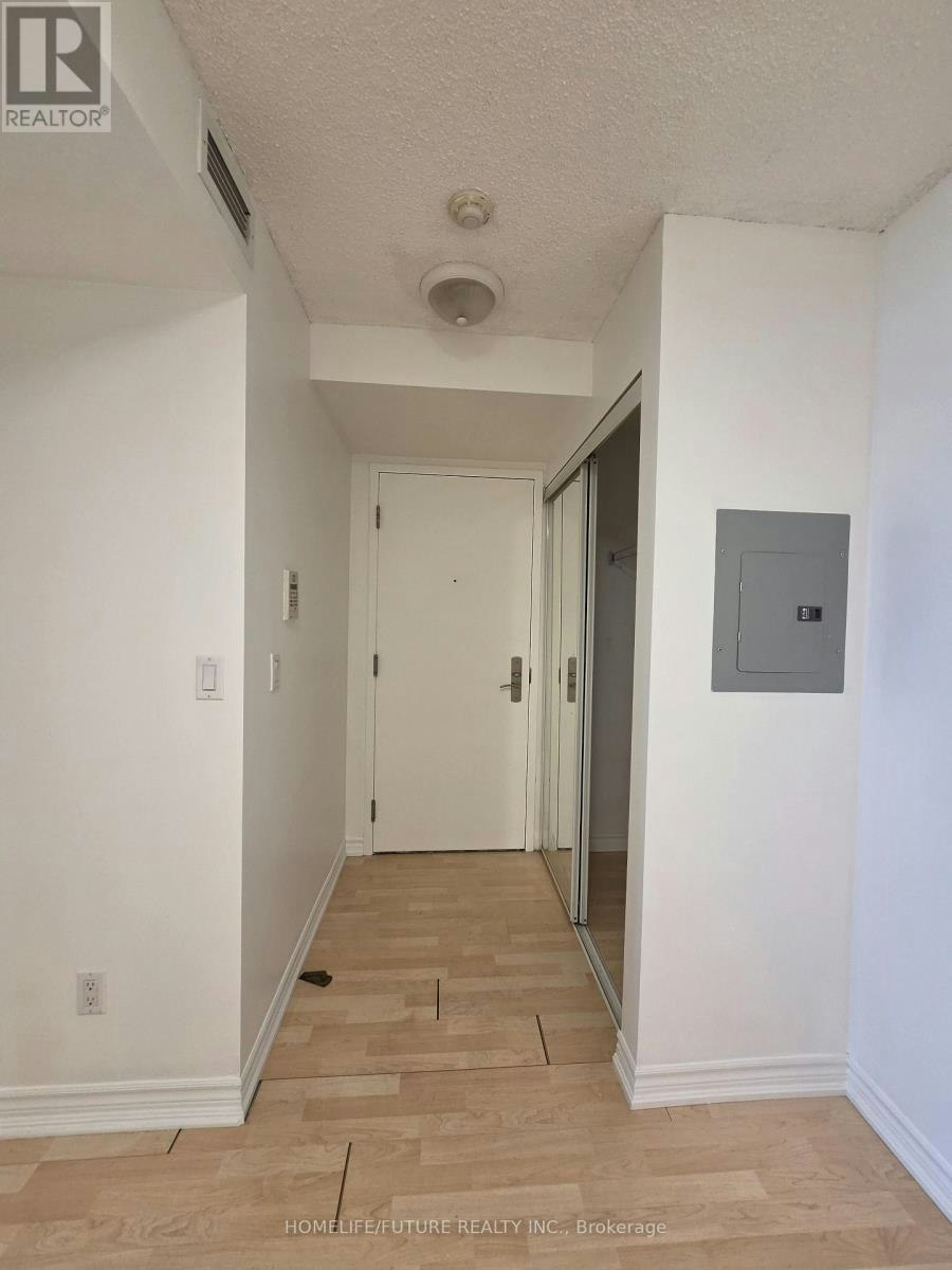 2404-761 Bay Street, Toronto, ON, M5G 2R2 - 3