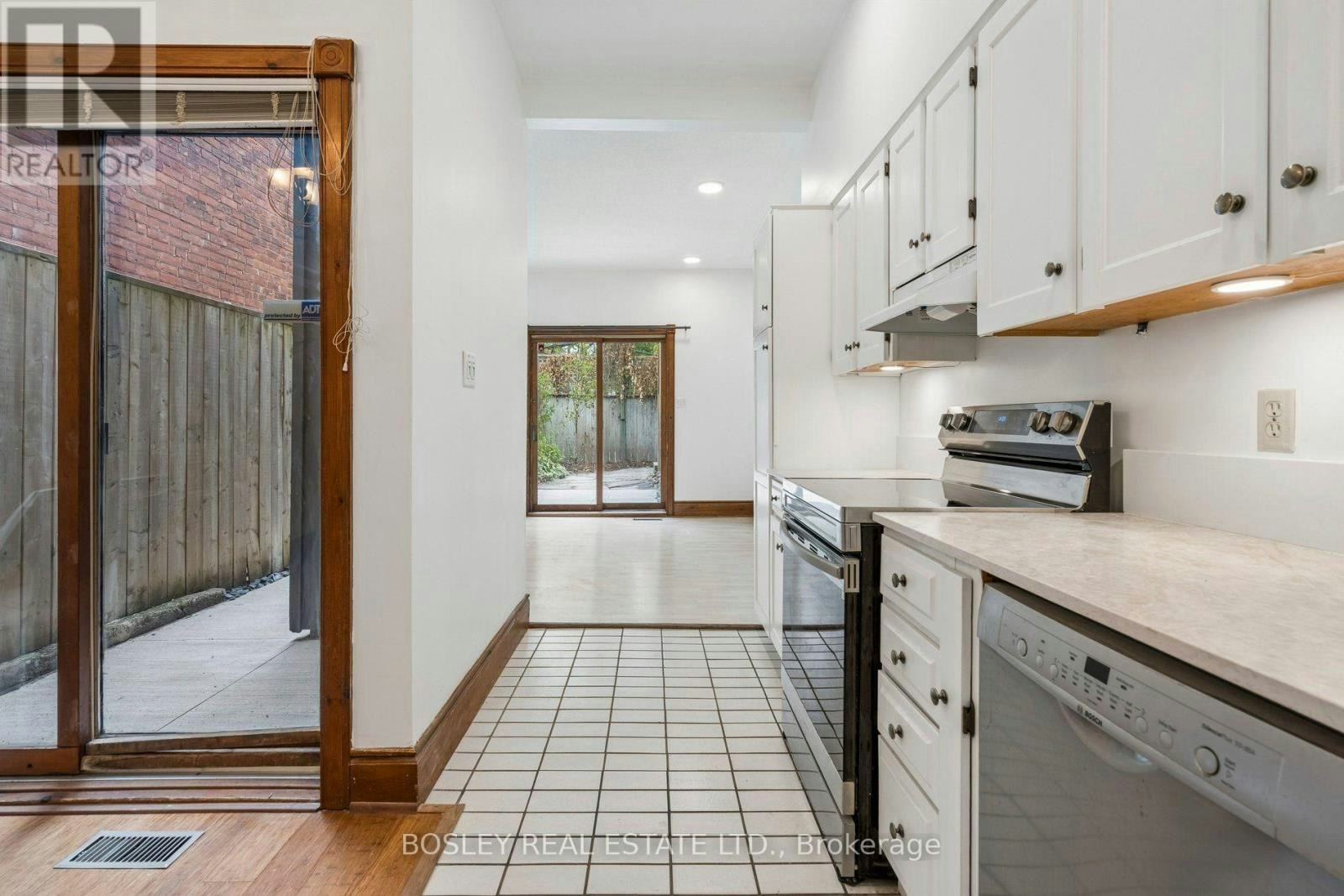 MAIN-297 Sumach Street, Toronto, ON, M5A 3K4 - 18