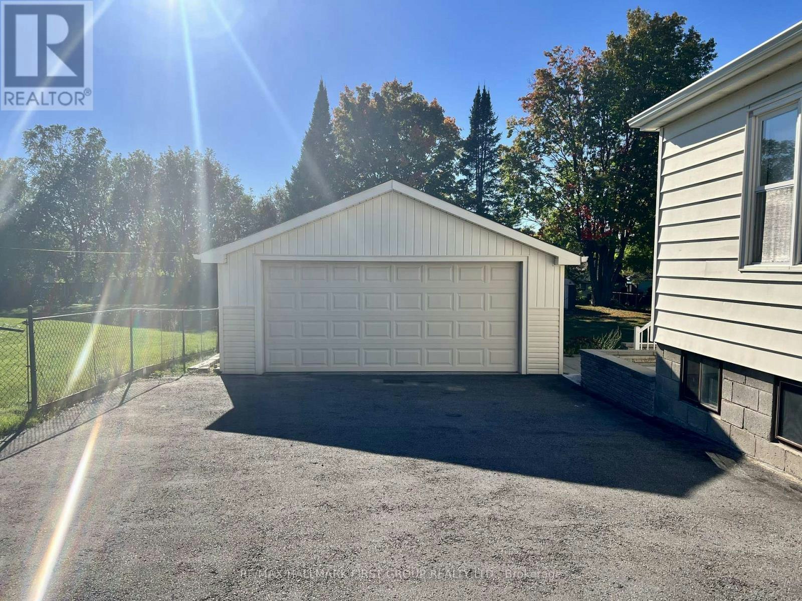 1984 Glendale Drive, Pickering, ON, L1V 1V7 - 4