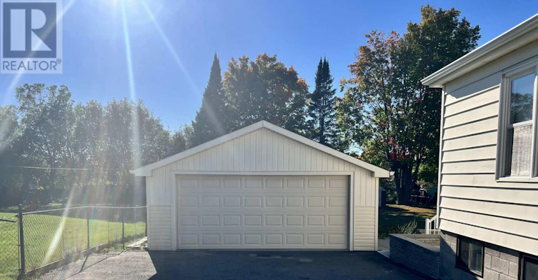 1984 Glendale Drive, Pickering, ON, L1V 1V7 - 4