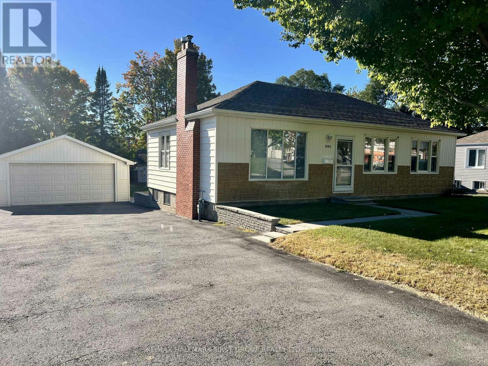 1984 Glendale Drive, Pickering, ON, L1V 1V7 - 2