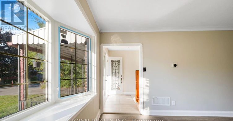 MAIN-63 Biscayne Boulevard, Toronto, ON, M1R 1A1 - 11