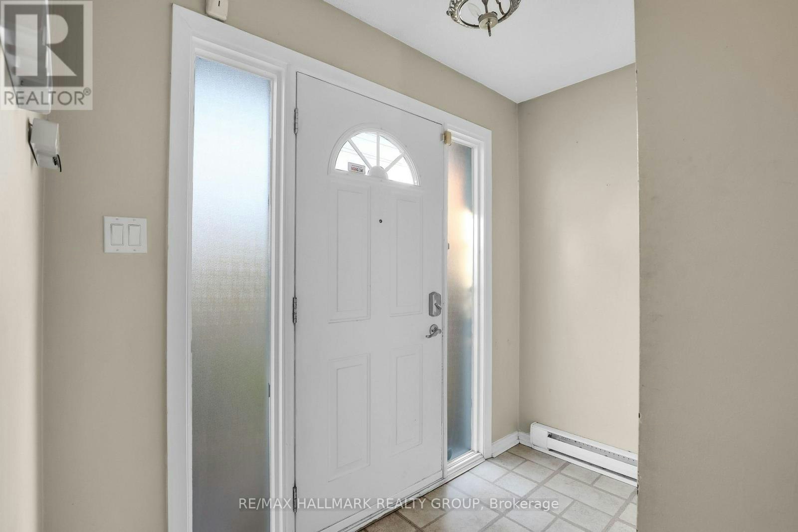 924 Dynes Road, Ottawa, ON, K2C 0G8 - 2
