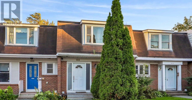 924 Dynes Road, Ottawa, ON, K2C 0G8