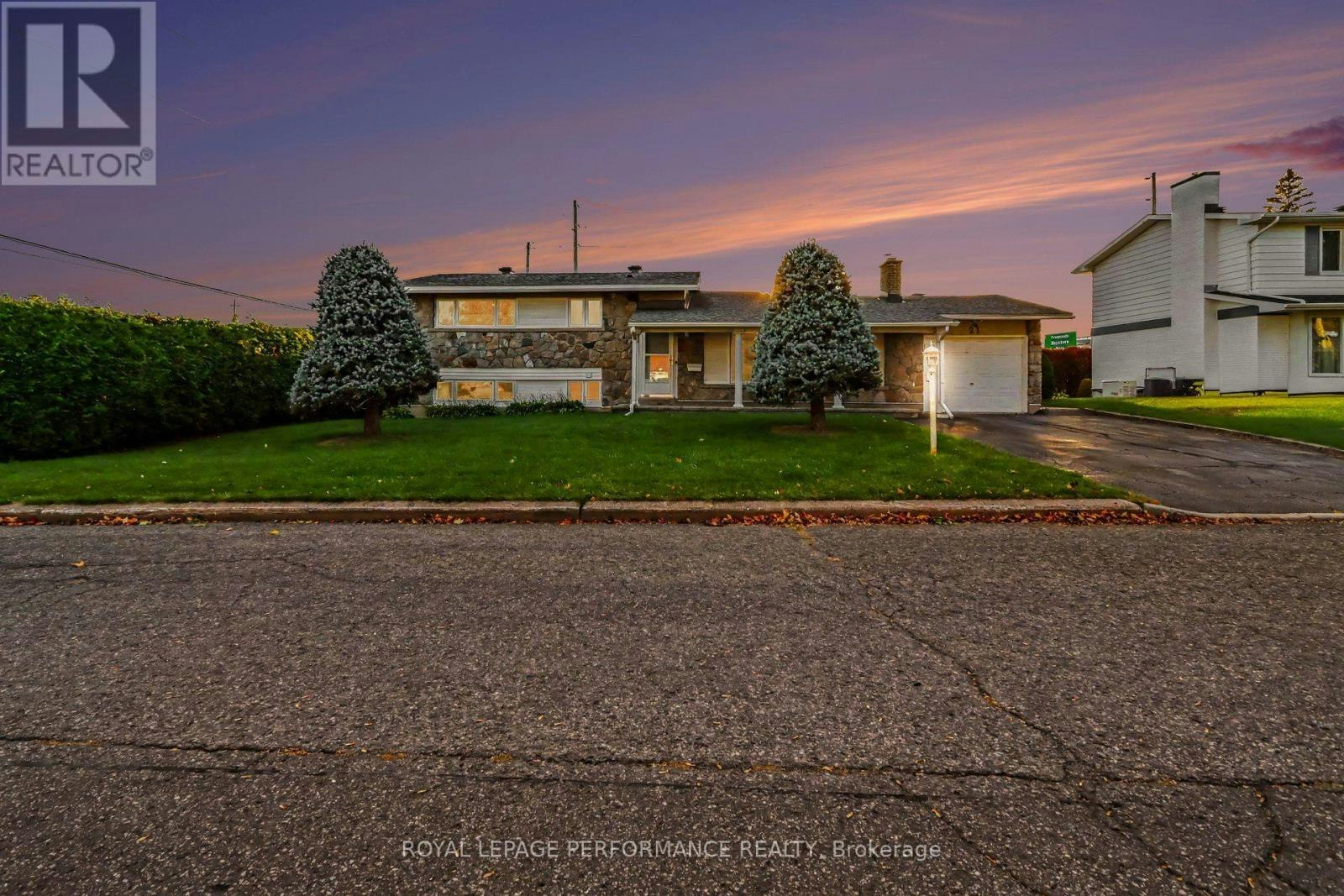 21 Pulford Crescent, Ottawa, ON, K2B 6L6
