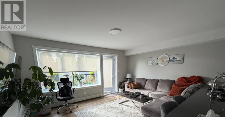 204-1305 Summerville Avenue, Ottawa, ON, K1Z 8G7 - 2