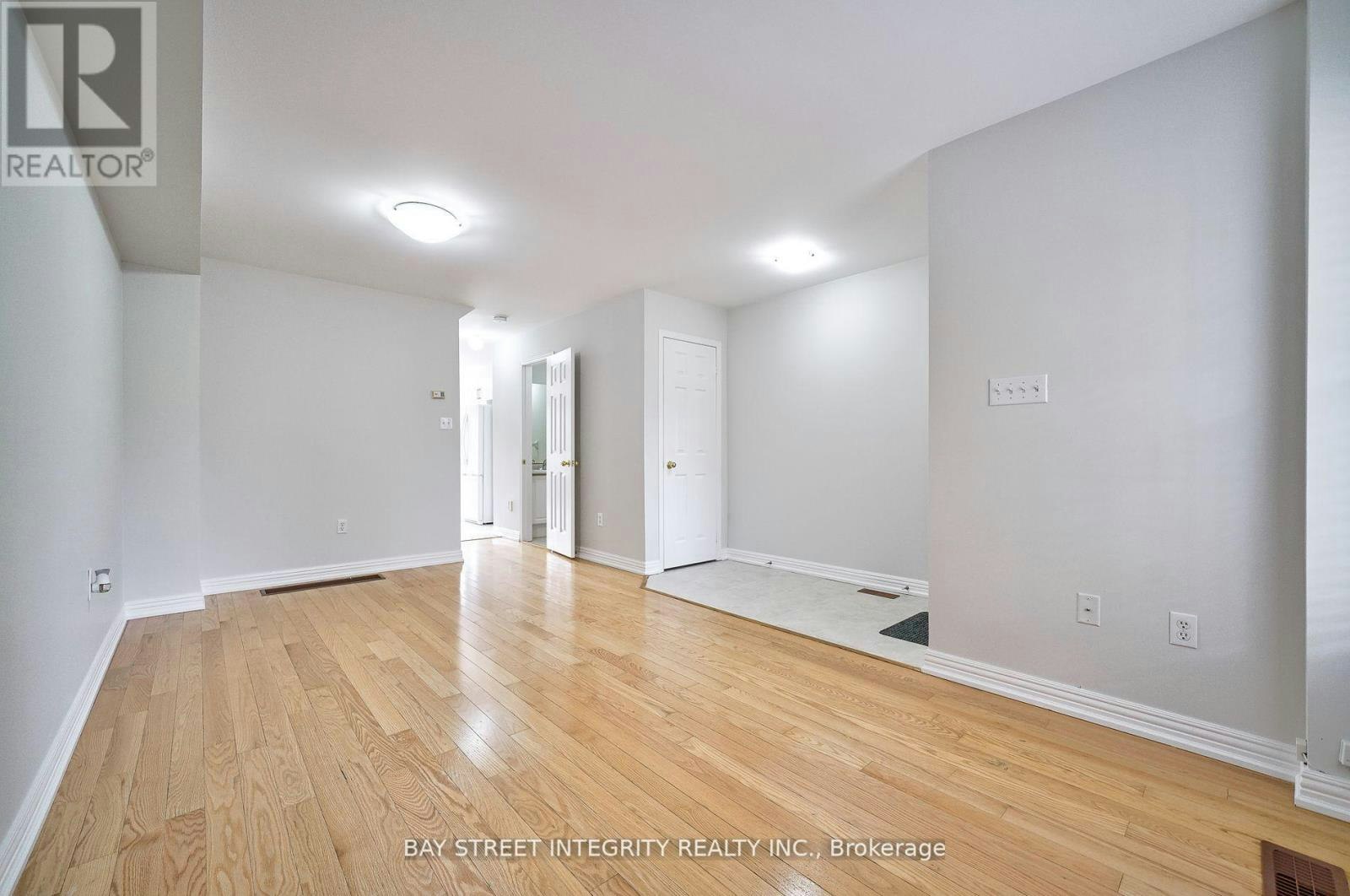 75 Selkirk Drive, Richmond Hill, ON, L4B 4S4 - 3