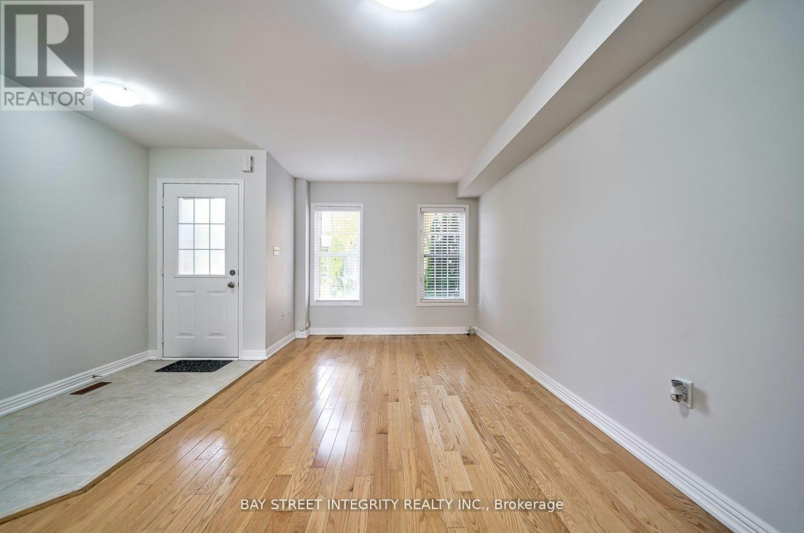 75 Selkirk Drive, Richmond Hill, ON, L4B 4S4 - 2