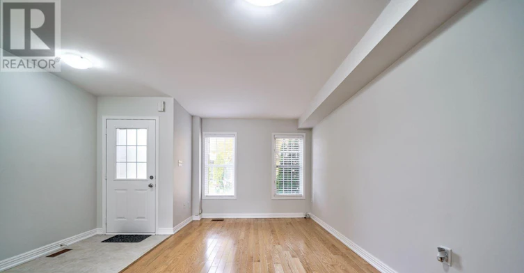 75 Selkirk Drive, Richmond Hill, ON, L4B 4S4 - 2
