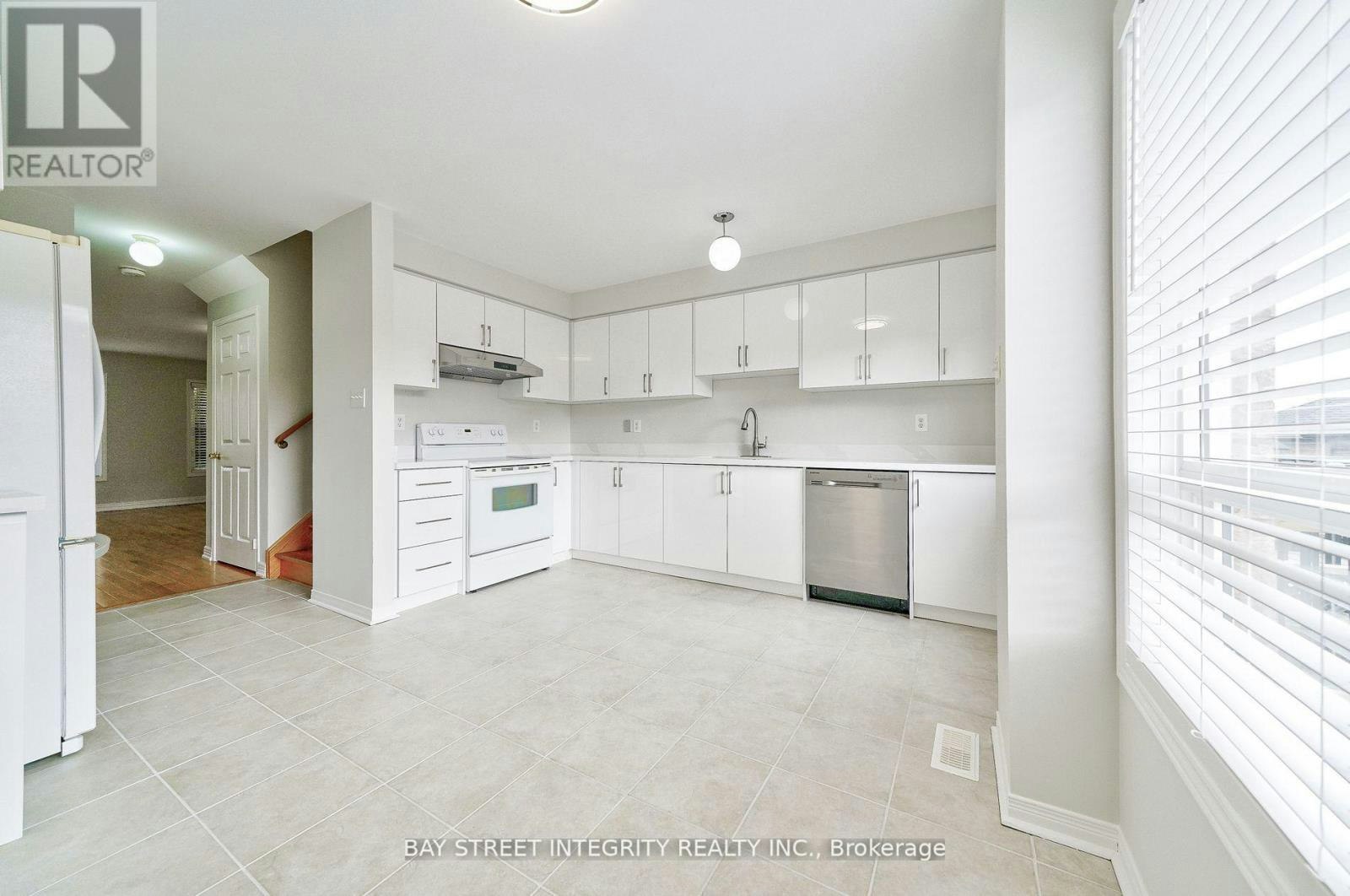 75 Selkirk Drive, Richmond Hill, ON, L4B 4S4 - 4