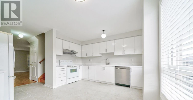 75 Selkirk Drive, Richmond Hill, ON, L4B 4S4 - 4