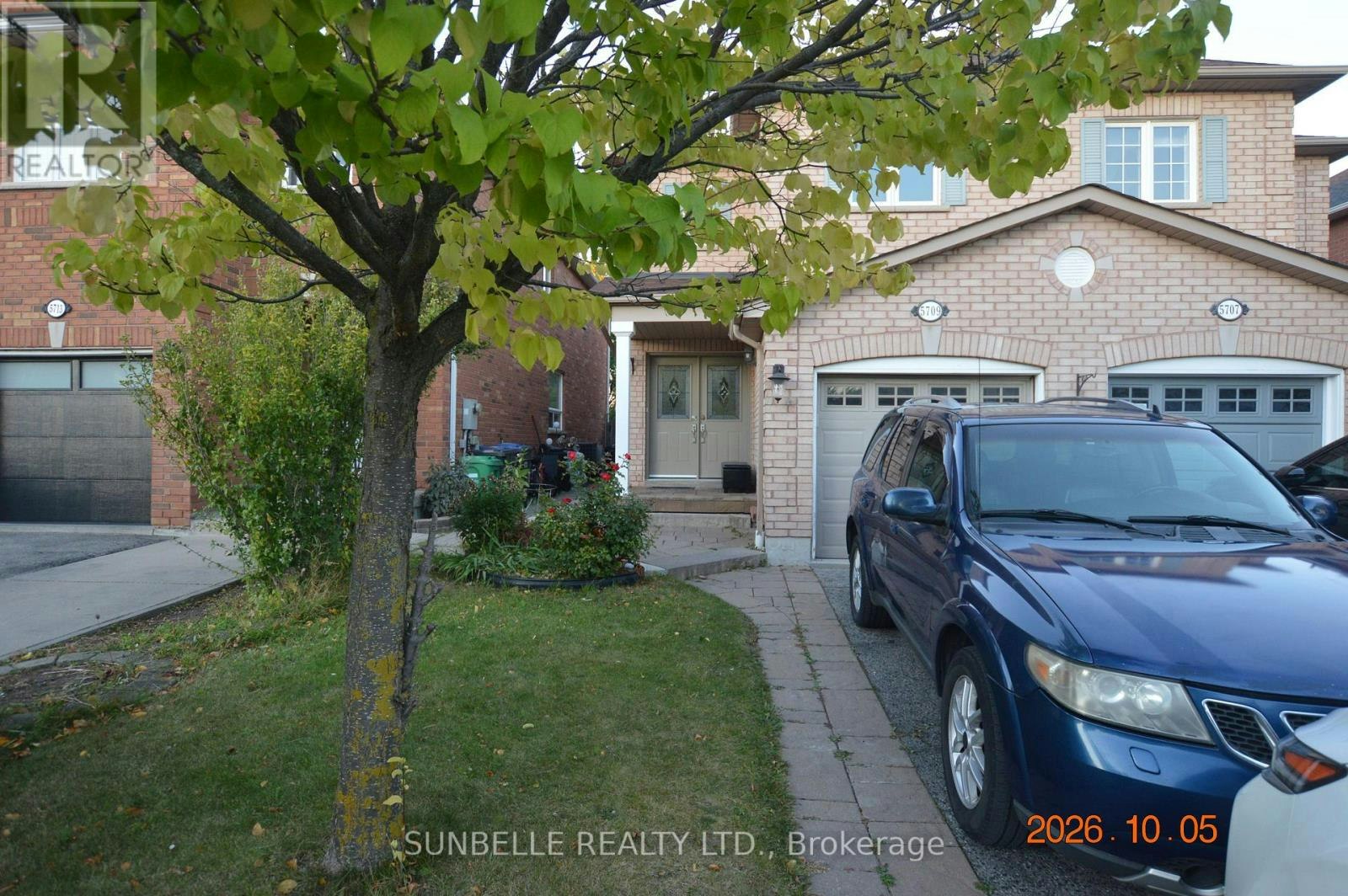 5709 Volpe Avenue, Mississauga, ON, L5V 3A5