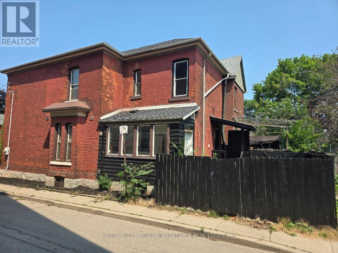 138 Victoria Avenue N, Hamilton, ON, L8L 5E8 - 3