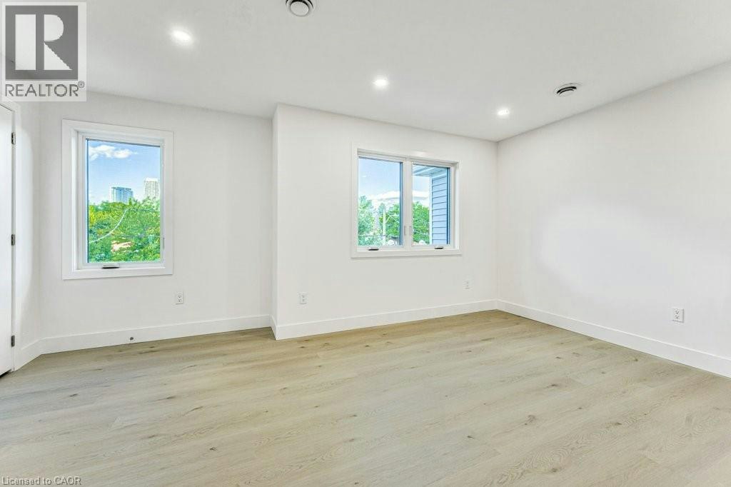2-64 Gage Avenue, Kitchener, ON, N2G 2E2 - 2
