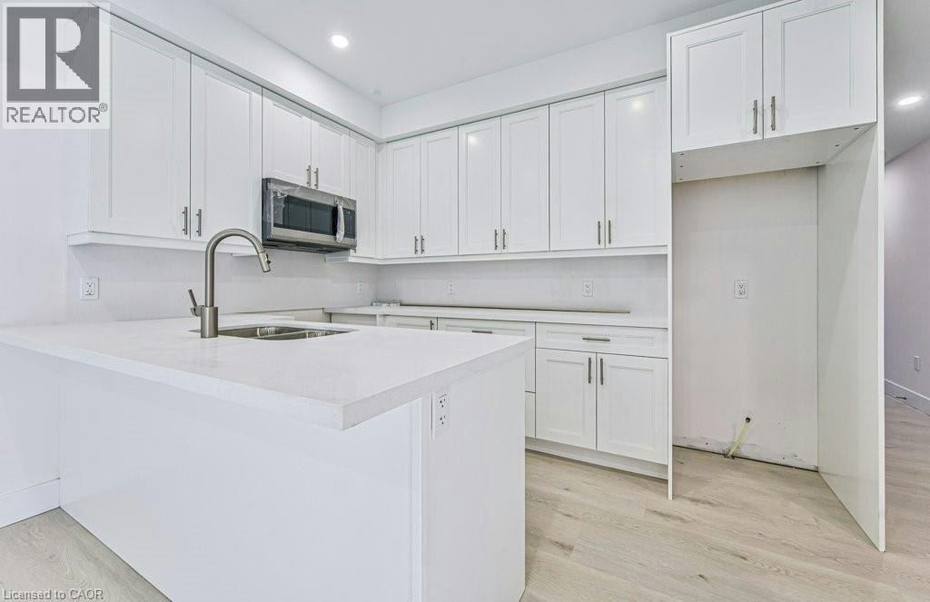 1-64 Gage Avenue, Kitchener, ON, N2G 2E2