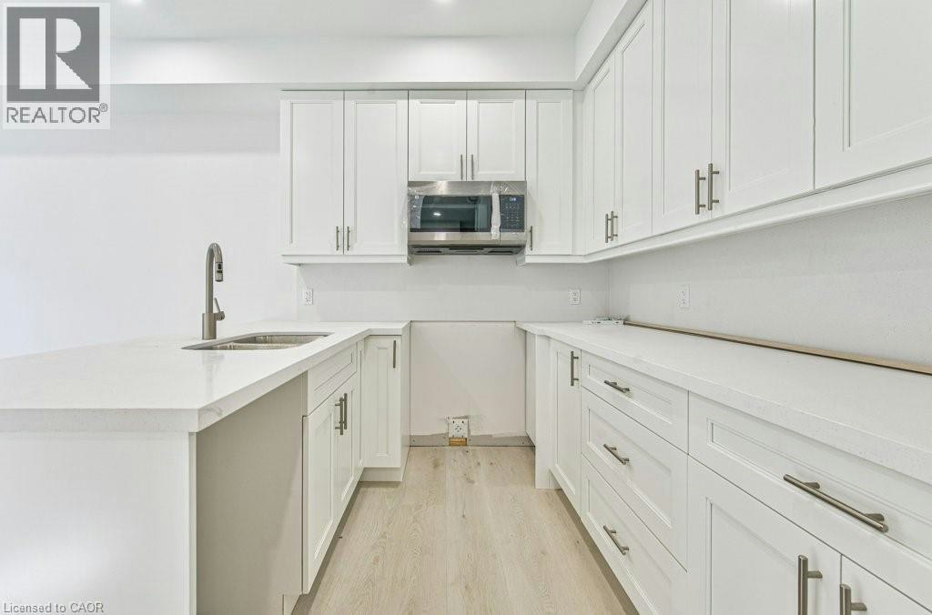 1-64 Gage Avenue, Kitchener, ON, N2G 2E2 - 2