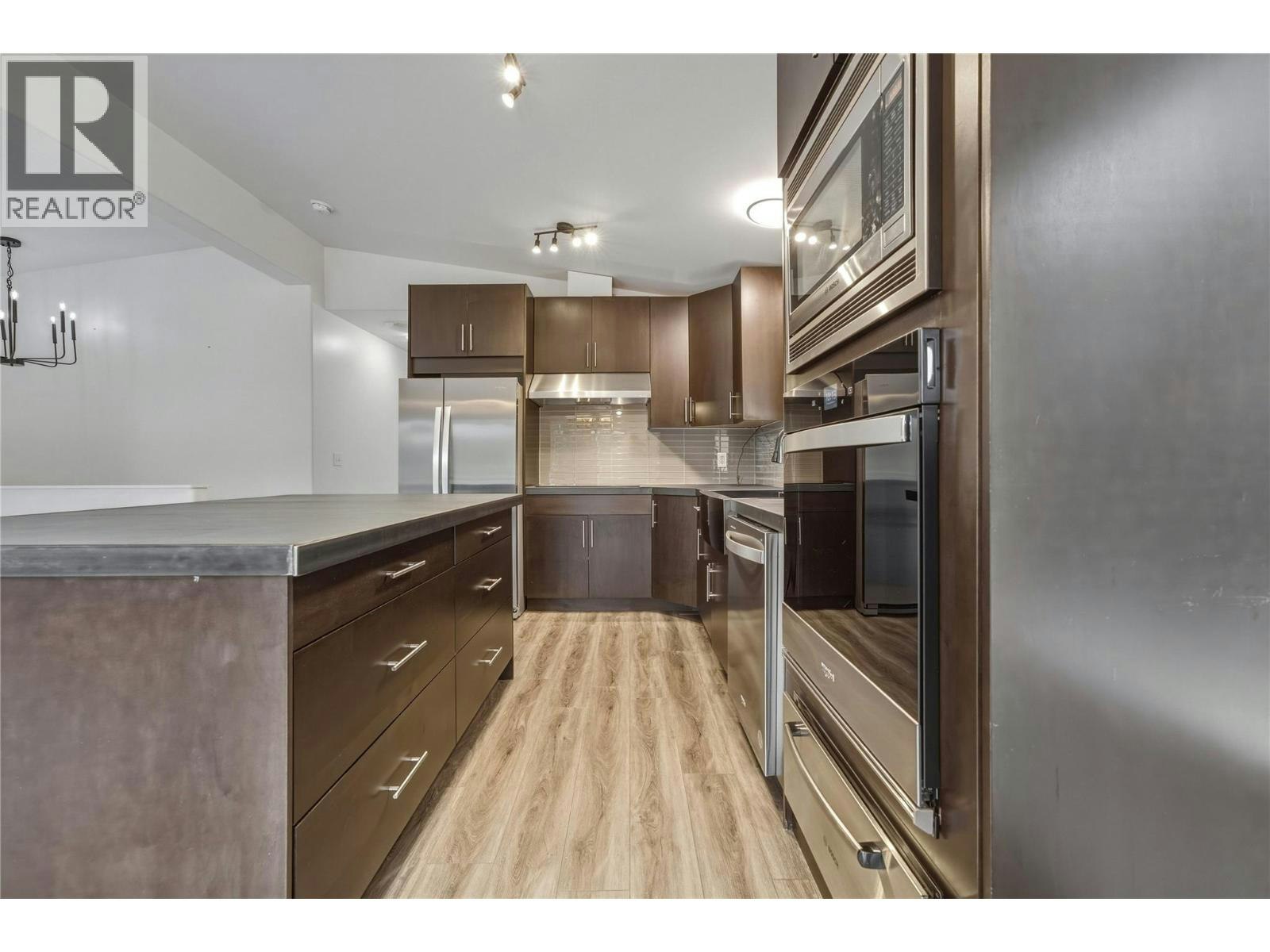 10824 Westshore Road, West Kelowna, BC, V1H 2C3 - 10
