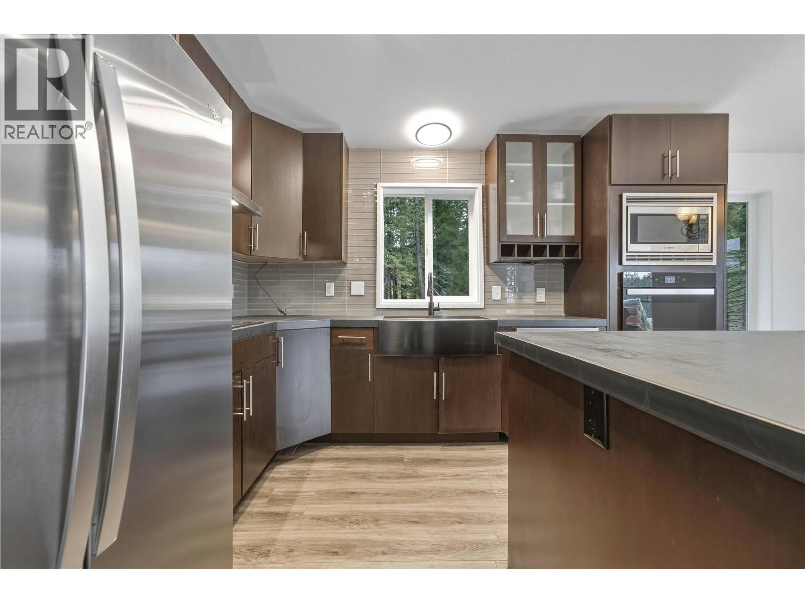 10824 Westshore Road, West Kelowna, BC, V1H 2C3 - 11