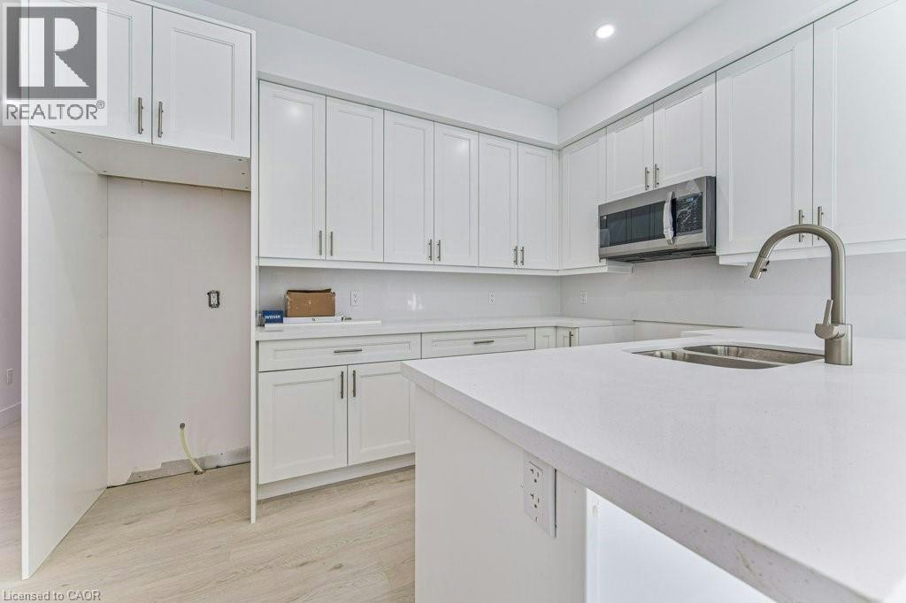1-66 Gage Avenue, Kitchener, ON, N2G 2E2