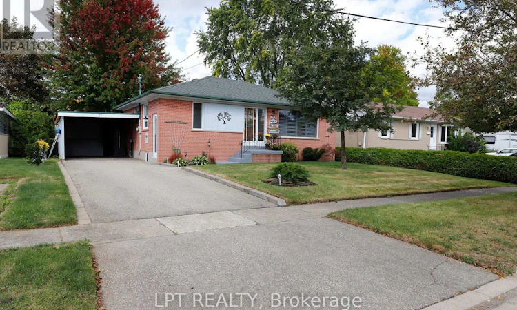 37 Mcgilvray Crescent W