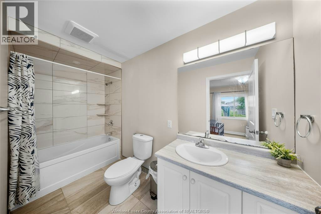 2682 Clemenceau Boulevard, Windsor, ON, N8T 2P6 - 13