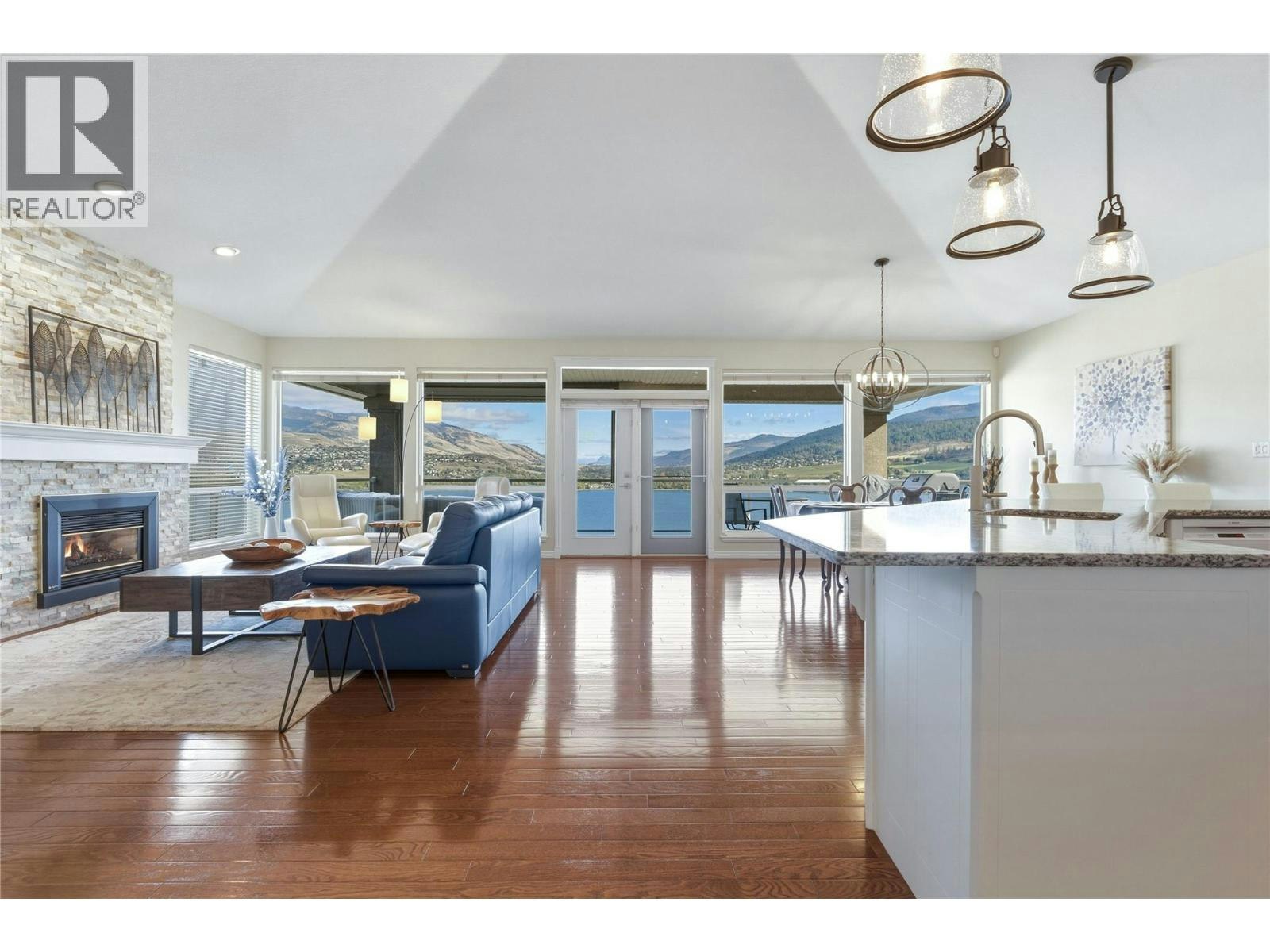 3-8014 Whitestone Drive - 4