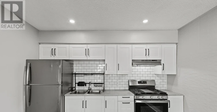 UPPER-15 Mccormick Street, Welland, ON, L3C 4L8 - 9
