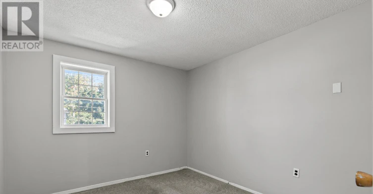 UPPER-15 Mccormick Street, Welland, ON, L3C 4L8 - 14