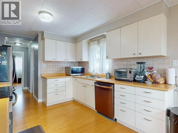 6957 Crofton Street, Powell River, BC, V8A 1W8 - 6