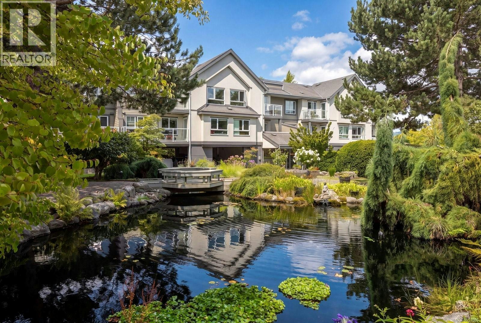 334-2245 James White Boulevard, Sidney, BC, V8L 1Z5