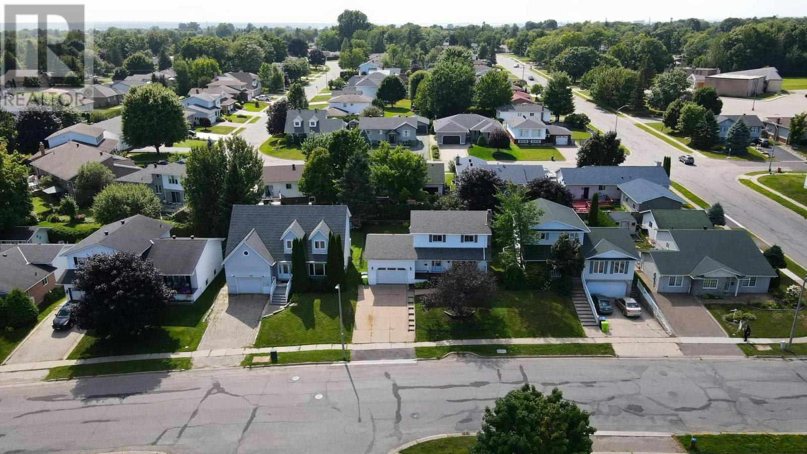 1007 Lake Street, Sault Ste. Marie, ON, P6B 6C8 - 8