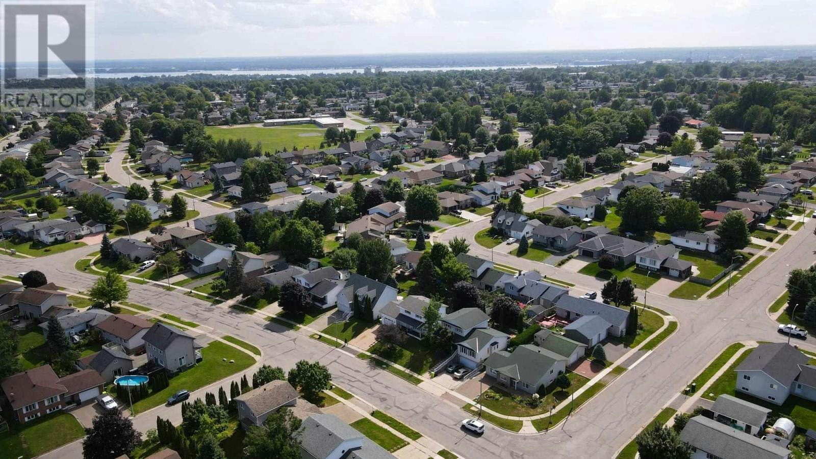 1007 Lake Street, Sault Ste. Marie, ON, P6B 6C8 - 10