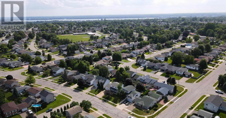 1007 Lake Street, Sault Ste. Marie, ON, P6B 6C8 - 10