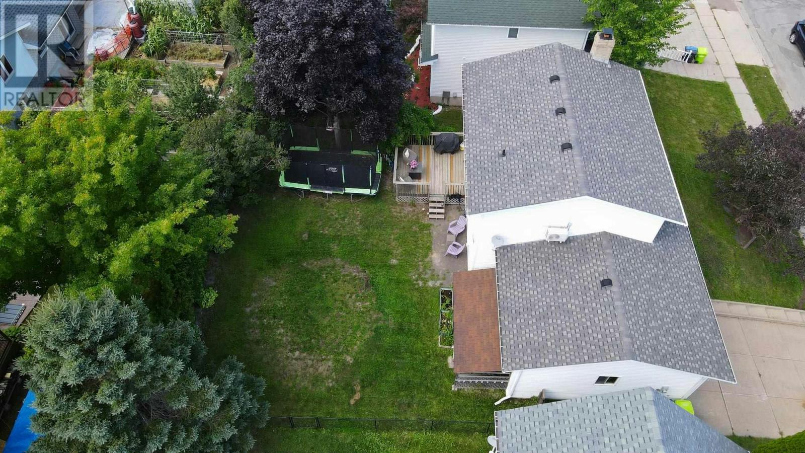 1007 Lake Street, Sault Ste. Marie, ON, P6B 6C8 - 6