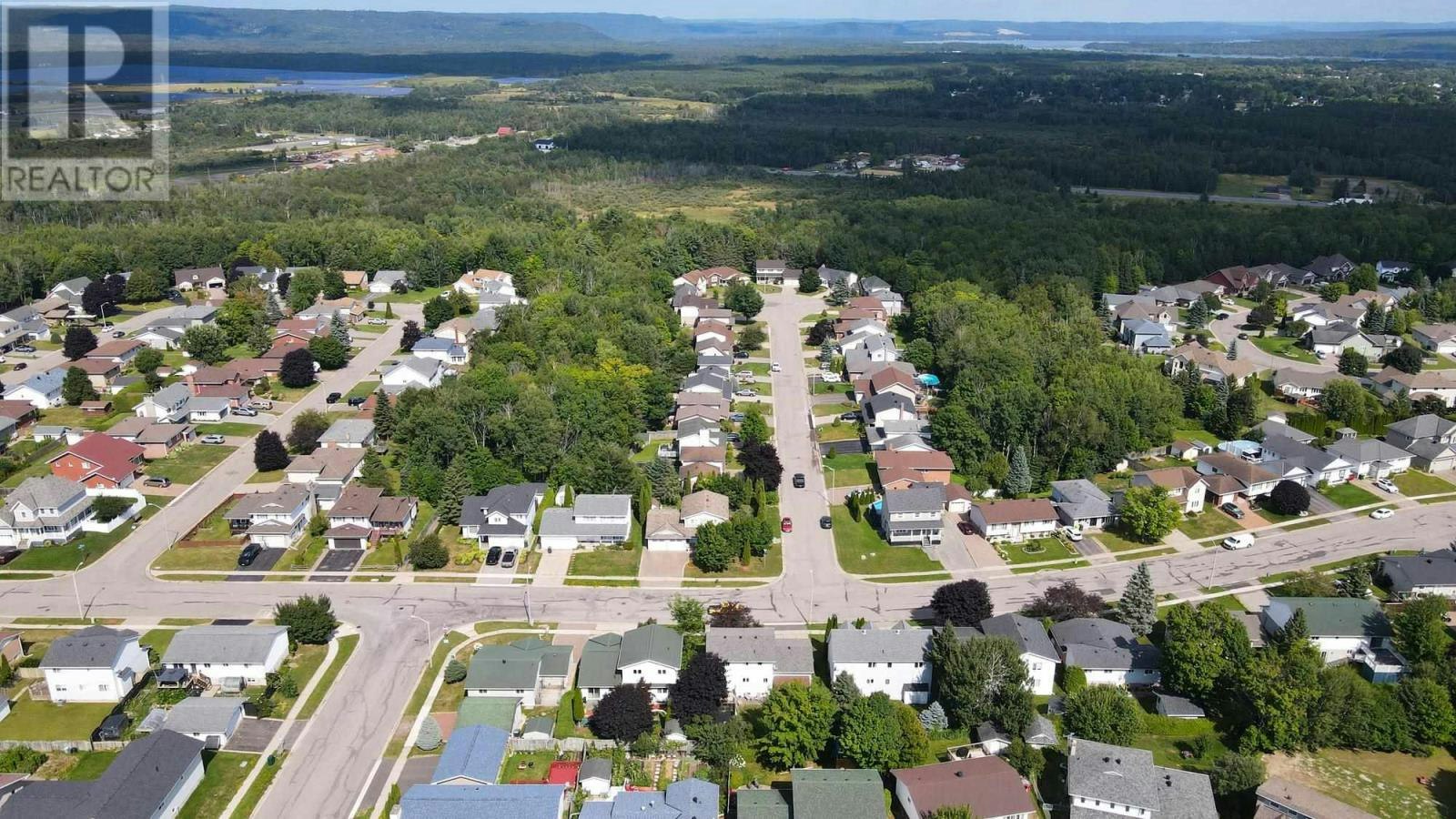 1007 Lake Street, Sault Ste. Marie, ON, P6B 6C8 - 11